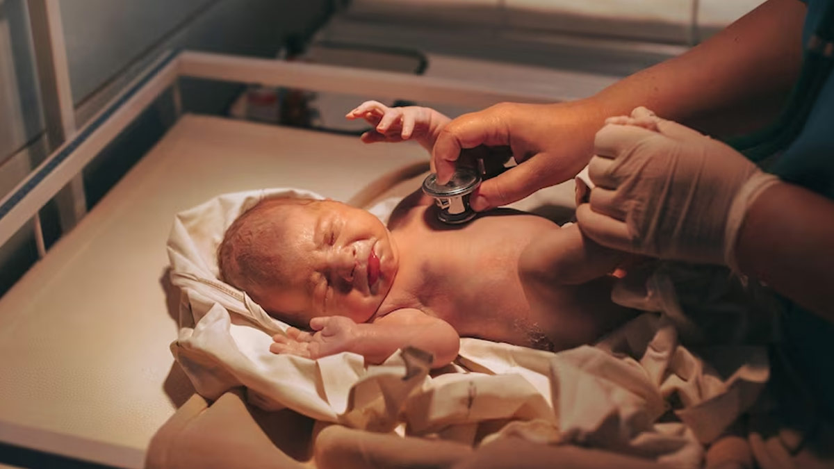 Premature Baby Immunity: குறைமாத குழந்தைக்கு நோய் எதிர்ப்பு சக்தி அதிகரிக்க நீங்கள் செய்ய வேண்டியவை