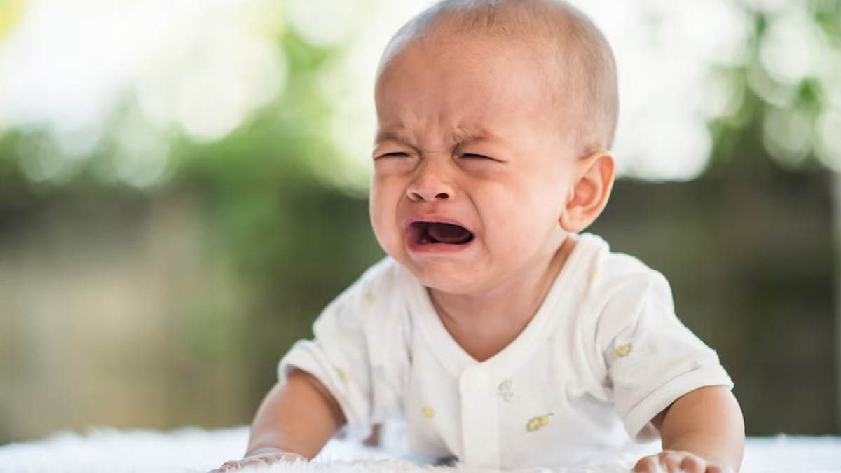Baby Crying Reasons: குழந்தை நீண்ட நேரம் அழுகிறதா? அதற்கு இதெல்லாம் தான் காரணம்